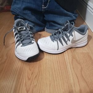 Like new Nike Tennis Shoes